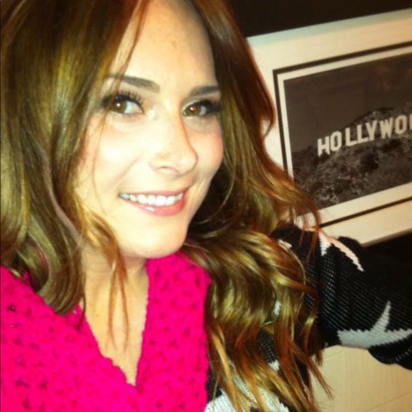 Meet your Posher, Courtney - Picture 1 of 1